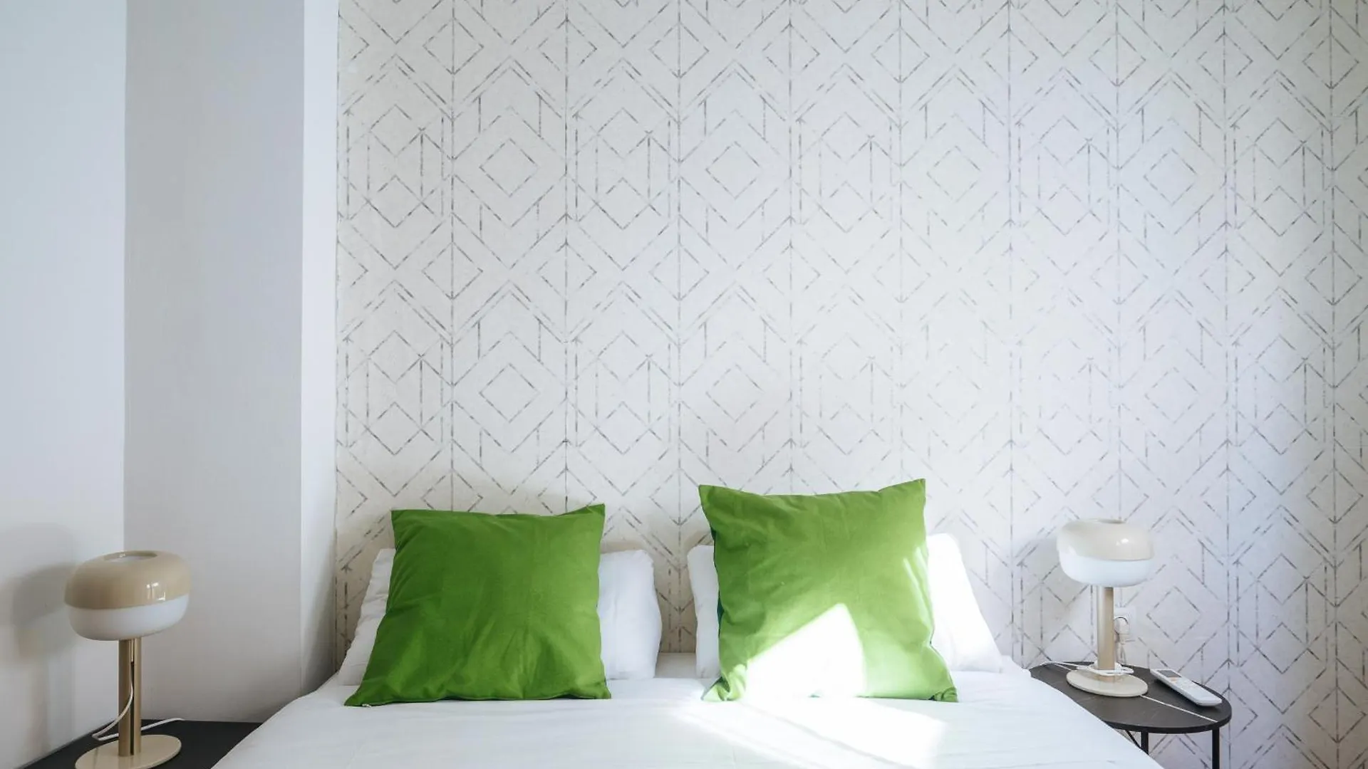 Homeyseville-Lovely Duplex At Santa Cruz 10 Pax, Parking Optional Spain